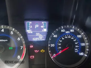 2016 Hyundai Accent SE z VIN KMHCT5AE9GU274940, wystawiony jako IAAI lot #42258957 z przebiegiem 168 935 mil mil oraz . Historia ofert i sprzedaży dostępna na DreamBid. Obrazek 7.