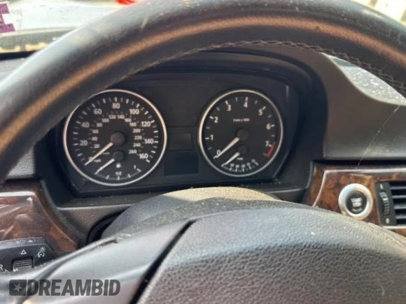 2006 BMW 3 Series 325i z VIN WBAVB13526PS65254, wystawiony jako Copart lot #61694295 z przebiegiem Nie podano mil oraz Czysty tytuł • Clean title. Historia ofert i sprzedaży dostępna na DreamBid. Obrazek 8.