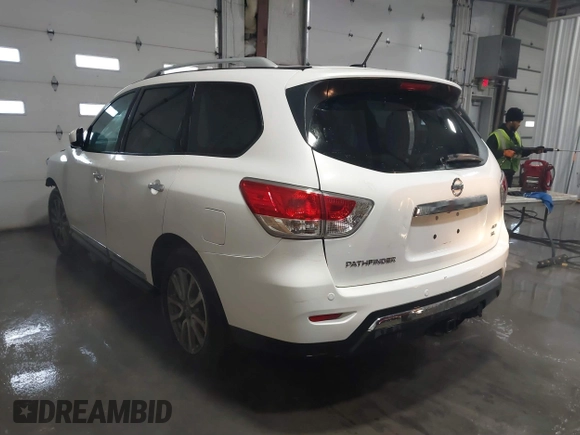 2014 Nissan Pathfinder Platinum with VIN 5N1AR2MM4EC603120, listed as a IAAI auction lot 41295992 with 130,117 mi miles and . Bid and sale history available at DreamBid. Image 3.