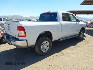 2022 Ram 2500 Big Horn with VIN 3C6UR5DL3NG344991, listed as a IAAI auction lot 42054720 with 47,125 mi miles. Bid and sale history available at carsss.com. Image 4.