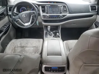 2018 Toyota Highlander LE with VIN 5TDBZRFH8JS887099, listed as a Copart auction lot 50317985 with 113,574 mi miles and Salvage Title. Bid and sale history available at carsss.com. Image 8.