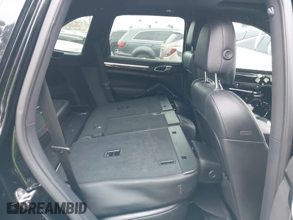 2016 Porsche Cayenne с VIN WP1AA2A24GKA14137, выставлен на аукционе IAAI как лот 42602325 с пробегом 61 865 миль миль и . История ставок и продаж доступна на DreamBid. Изображение 8.