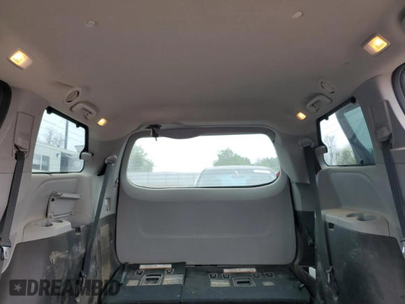 2018 Toyota Sienna SE with VIN 5TDXZ3DC8JS927529, listed as a Copart auction lot 51646955 with 94,757 mi miles and Salvage title. Bid and sale history available at DreamBid. Image 10.