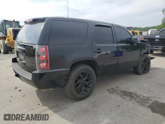 2013 GMC Yukon Denali z VIN 1GKS1EEF8DR302996, wystawiony jako Copart lot #55570135 z przebiegiem 176 368 mil mil oraz Szkoda całkowita • Salvage title. Historia ofert i sprzedaży dostępna na DreamBid. Obrazek 3.