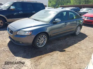 2009 Volvo S40 2.4L с VIN YV1MS382892460831, выставлен на аукционе IAAI как лот 42294332 с пробегом 239 841 миль миль и . История ставок и продаж доступна на DreamBid. Изображение 2.