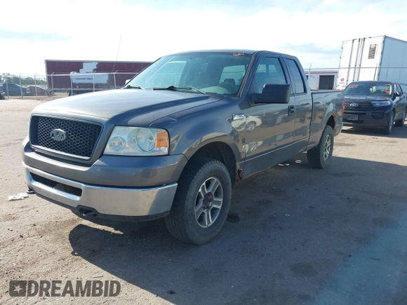 2006 Ford F-150 XLT z VIN 1FTPX14V26KC91250, wystawiony jako IAAI lot #42608663 z przebiegiem 303 991 mil mil oraz . Historia ofert i sprzedaży dostępna na DreamBid. Obrazek 2.