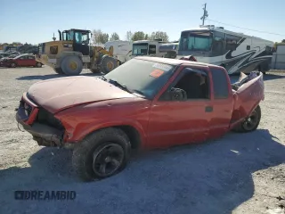 2001 GMC Sonoma SLS w/1SF Pkg with VIN 1GTCS195318130532, listed as a Copart auction lot 76083064 with 0 mi miles and Salvage Title. Bid and sale history available at carsss.com. Image 1.