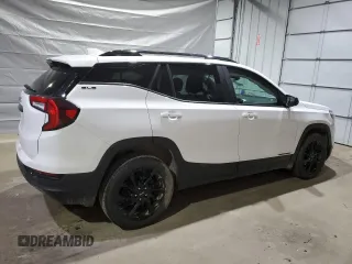 2024 GMC Terrain SLE z VIN 3GKALMEG7RL141287, wystawiony jako Copart lot #51591125 z przebiegiem 25 241 mil mil oraz Szkoda całkowita • Salvage title. Historia ofert i sprzedaży dostępna na DreamBid. Obrazek 3.