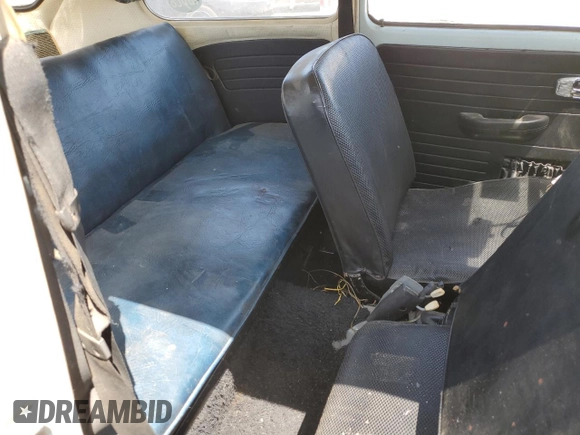 1969 Volkswagen Beetle z VIN 119467543, wystawiony jako Copart lot #59442045 z przebiegiem 9 895 mil mil oraz Czysty tytuł • Clean title. Historia ofert i sprzedaży dostępna na DreamBid. Obrazek 10.