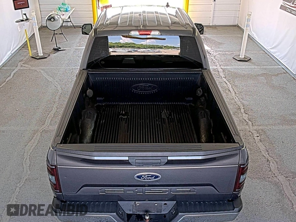 2019 Ford F-150 XL z VIN 1FTEW1CB4KFC20443, wystawiony jako IAAI lot #42806612 z przebiegiem 56 767 mil mil oraz . Historia ofert i sprzedaży dostępna na DreamBid. Obrazek 27.
