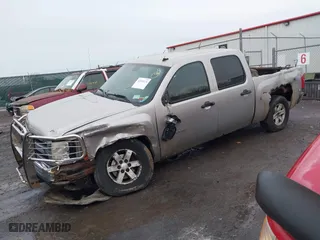 2007 Chevrolet Silverado 1500 LS with VIN 2GCEK13C071562250, listed as a IAAI auction lot 41093124 with 210,192 mi miles. Bid and sale history available at carsss.com. Image 17.