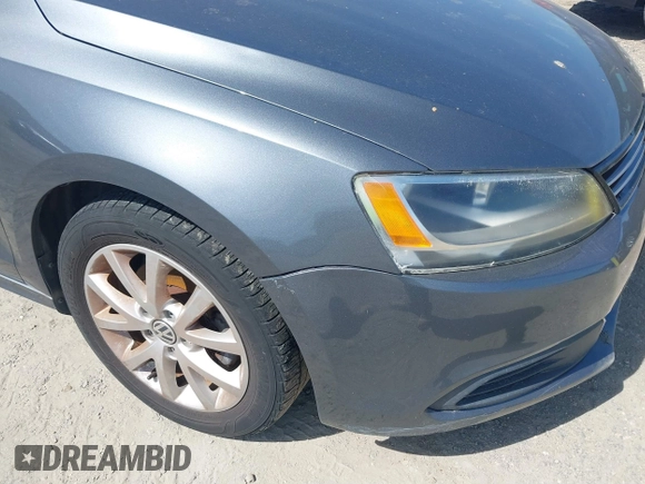 2013 Volkswagen Jetta Sedan SE w/Convenience/Sunroof with VIN 3VWBP7AJ3DM258887, listed as a IAAI auction lot 41611167 with 134,406 mi miles. Bid and sale history available at carsss.com. Image 14.
