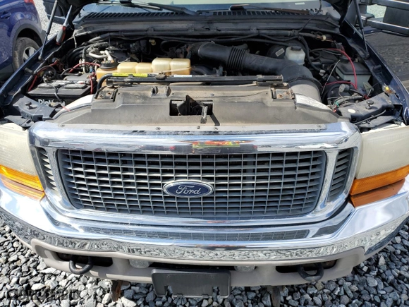 2001 Ford Excursion Limited with VIN 1FMNU43S81EB53398, listed as a Copart auction lot 52118415 with 229,052 mi miles and Clean Title. Bid and sale history available at carsss.com. Image 12.