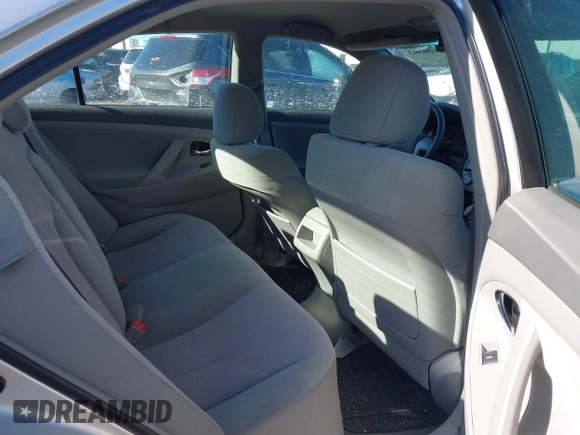 2011 Toyota Camry LE z VIN 4T4BF3EK1BR182727, wystawiony jako IAAI lot #41730393 z przebiegiem 314 661 mil mil oraz . Historia ofert i sprzedaży dostępna na DreamBid. Obrazek 8.