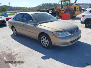 2001 Toyota Avalon XL z VIN 4T1BF28B11U116726, wystawiony jako IAAI lot #42002564 z przebiegiem 173 632 mil mil oraz . Historia ofert i sprzedaży dostępna na DreamBid. Obrazek 1.