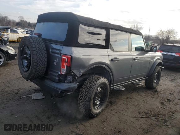 2021 Ford Bronco with VIN 1FMEE5BP4MLB07924, listed as a Copart auction lot 44252445 with 9,645 mi miles and Salvage title. Bid and sale history available at DreamBid. Image 3.