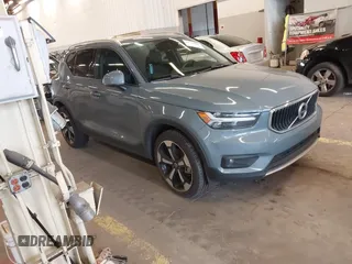 2021 Volvo XC40 Momentum z VIN YV4162UK3M2416447, wystawiony jako IAAI lot #41923981 z przebiegiem 28 654 mil mil oraz . Historia ofert i sprzedaży dostępna na DreamBid. Obrazek 1.