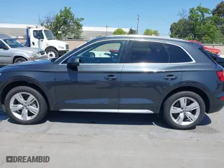 2019 Audi Q5 Premium with VIN WA1ANAFY2K2040638, listed as a IAAI auction lot 42095555 with 98,990 mi miles. Bid and sale history available at carsss.com. Image 14.