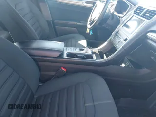 2019 Ford Fusion SE with VIN 3FA6P0LU8KR131951, listed as a IAAI auction lot 41908428 with 58,611 mi miles and . Bid and sale history available at DreamBid. Image 5.