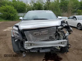 2015 GMC Terrain Denali z VIN 2GKFLZE30F6427420, wystawiony jako Copart lot #56643175 z przebiegiem 28 682 mil mil oraz Czysty tytuł • Clean title. Historia ofert i sprzedaży dostępna na DreamBid. Obrazek 5.