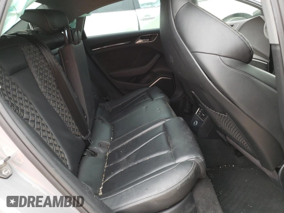 2018 Audi RS 3 z VIN WUABWGFF0J1908216, wystawiony jako Copart lot #46497824 z przebiegiem 36 020 mil mil oraz . Historia ofert i sprzedaży dostępna na DreamBid. Obrazek 10.