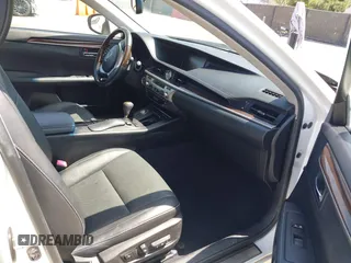 2014 Lexus ES 330 z VIN JTHBK1GG6E2113795, wystawiony jako IAAI lot #42207580 z przebiegiem 128 540 mil mil oraz . Historia ofert i sprzedaży dostępna na DreamBid. Obrazek 5.
