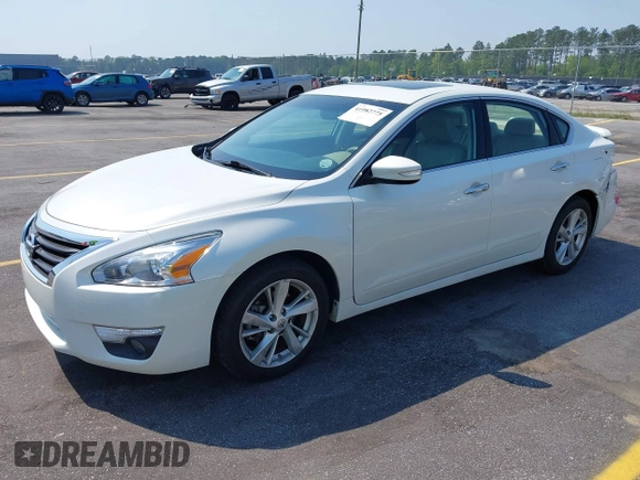 2014 Nissan Altima 2.5 with VIN 1N4AL3AP0EC110695, listed as a IAAI auction lot 41982775 with 105,395 mi miles. Bid and sale history available at carsss.com. Image 2.