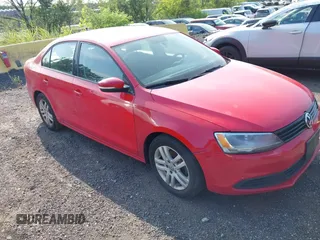 2014 Volkswagen Jetta SE z VIN 3VWD17AJ4EM284216, wystawiony jako IAAI lot #42803481 z przebiegiem 159 177 mil mil oraz . Historia ofert i sprzedaży dostępna na DreamBid. Obrazek 1.