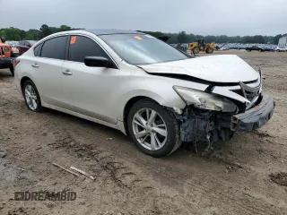 2015 Nissan Altima SV z VIN 1N4AL3AP2FC116869, wystawiony jako Copart lot #56748255 z przebiegiem 129 818 mil mil oraz Czysty tytuł • Clean title. Historia ofert i sprzedaży dostępna na DreamBid. Obrazek 4.