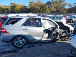 2015 Mercedes-Benz M 350 with VIN 4JGDA5HB4FA595001, listed as a IAAI auction lot 40765975 with Not provided miles and . Bid and sale history available at DreamBid. Image 13.