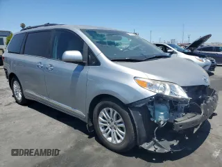 2017 Toyota Sienna XLE Auto Access Seat with VIN 5TDYZ3DC7HS851736, listed as a Copart auction lot 62350585 with 71,833 mi miles and Salvage title. Bid and sale history available at DreamBid. Image 4.