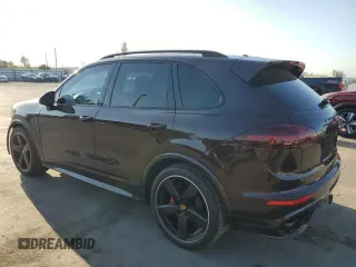 2017 Porsche Cayenne GTS z VIN WP1AD2A25HLA81008, wystawiony jako Copart lot #48987185 z przebiegiem 76 800 mil mil oraz Szkoda całkowita • Salvage title. Historia ofert i sprzedaży dostępna na DreamBid. Obrazek 2.