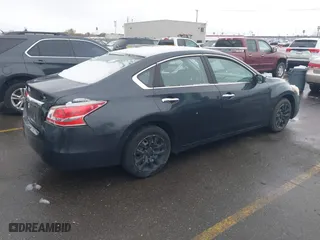 2015 Nissan Altima 2.5 with VIN 1N4AL3AP4FN308783, listed as a IAAI auction lot 41939936 with 192,782 mi miles. Bid and sale history available at carsss.com. Image 4.