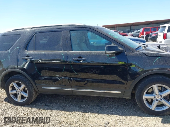 2017 Ford Explorer XLT z VIN 1FM5K8D89HGC22470, wystawiony jako IAAI lot #41771532 z przebiegiem 153 579 mil mil oraz . Historia ofert i sprzedaży dostępna na DreamBid. Obrazek 13.
