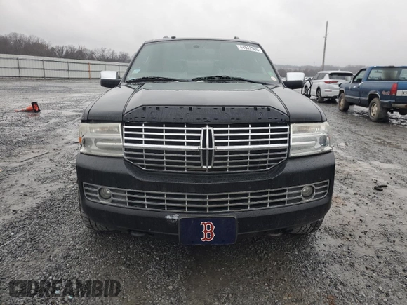 2010 Lincoln Navigator z VIN 5LMJJ2J5XAEJ06153, wystawiony jako Copart lot #44912505 z przebiegiem 248 677 mil mil oraz Czysty tytuł • Clean title. Historia ofert i sprzedaży dostępna na DreamBid. Obrazek 5.