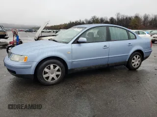 1999 Volkswagen Passat with VIN WVWMA63B1XE374614, listed as a Copart auction lot 43514155 with 45,615 mi miles and Clean title. Bid and sale history available at DreamBid. Image 1.