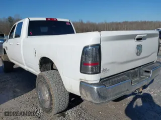 2018 Ram 2500 Tradesman with VIN 3C6UR5HJ0JG216906, listed as a IAAI auction lot 41409441 with 122,401 mi miles. Bid and sale history available at carsss.com. Image 3.
