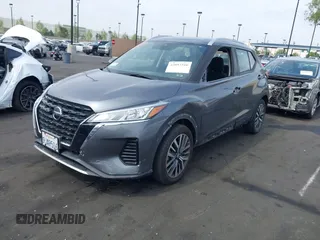 2021 Nissan Kicks SV z VIN 3N1CP5CV1ML537730, wystawiony jako IAAI lot #42093316 z przebiegiem 63 051 mil mil oraz . Historia ofert i sprzedaży dostępna na DreamBid. Obrazek 2.