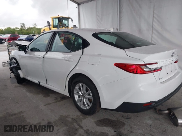 2025 Toyota Camry LE with VIN 4T1DAACK9SU112515, listed as a IAAI auction lot 41932562 with 587 mi miles and . Bid and sale history available at DreamBid. Image 3.