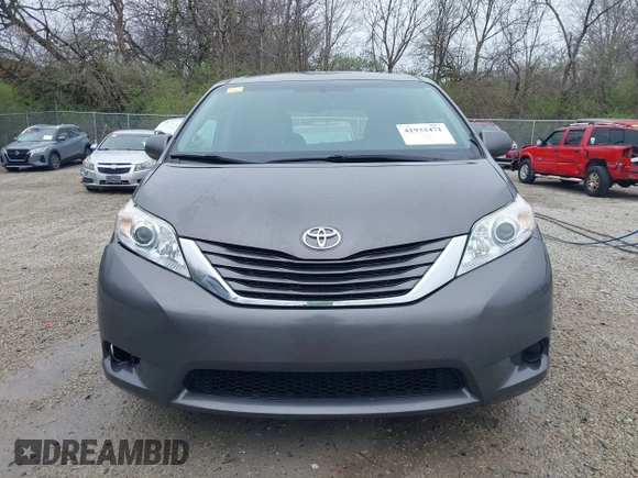 2017 Toyota Sienna LE Auto Access Seat with VIN 5TDKZ3DC6HS881378, listed as a IAAI auction lot 41932471 with 64,626 mi miles. Bid and sale history available at carsss.com. Image 13.