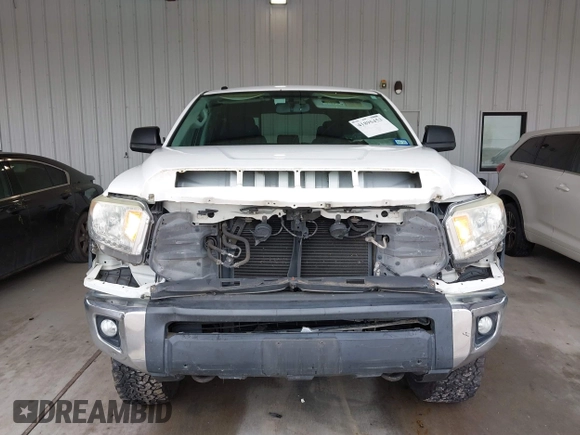 2014 Toyota Tundra 4WD Truck SR5 with VIN 5TFDW5F15EX375328, listed as a IAAI auction lot 41895453 with 131,707 mi miles. Bid and sale history available at carsss.com. Image 11.