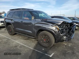 2025 Toyota Sequoia SR5 with VIN 7SVAAABA5SX053838, listed as a Copart auction lot 43636405 with 1,553 mi miles and Salvage Title. Bid and sale history available at carsss.com. Image 4.