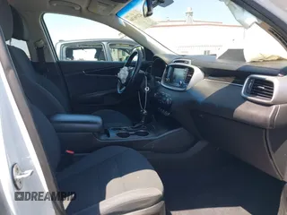 2017 Kia Sorento LX with VIN 5XYPG4A50HG232597, listed as a IAAI auction lot 42196386 with 107,514 mi miles and . Bid and sale history available at DreamBid. Image 5.