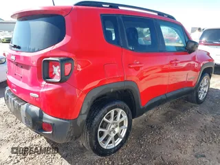 2022 Jeep Renegade Latitude with VIN ZACNJDB15NPN86015, listed as a IAAI auction lot 42024444 with 55,122 mi miles and . Bid and sale history available at DreamBid. Image 4.