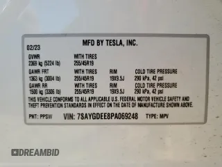 2023 Tesla Model Y Long Range z VIN 7SAYGDEE8PA069248, wystawiony jako Copart lot #74120944 z przebiegiem 17 085 mil mil oraz Szkoda całkowita • Salvage title. Historia ofert i sprzedaży dostępna na DreamBid. Obrazek 13.