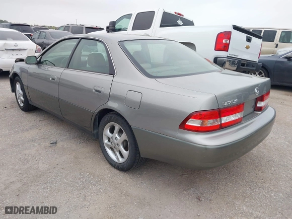 2001 Lexus ES 300 with VIN JT8BF28G210304595, listed as a IAAI auction lot 41885816 with 266,853 mi miles. Bid and sale history available at carsss.com. Image 3.
