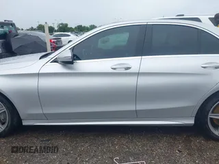 2016 Mercedes-Benz C 300 Luxury z VIN 55SWF4KBXGU177745, wystawiony jako IAAI lot #42483435 z przebiegiem 46 224 mil mil oraz . Historia ofert i sprzedaży dostępna na DreamBid. Obrazek 14.