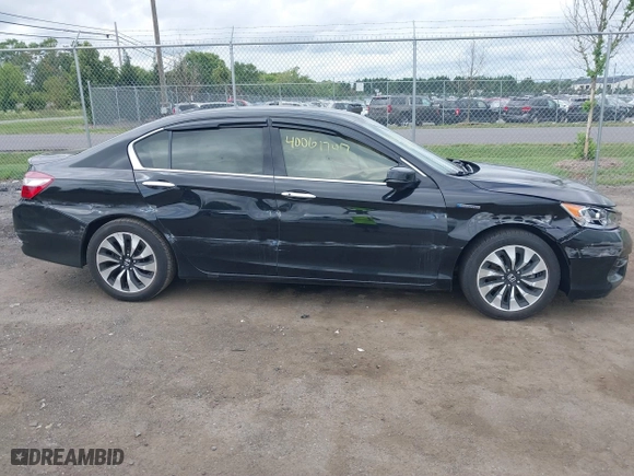 2017 Honda Accord Hybrid with VIN JHMCR6F33HC010926, listed as a IAAI auction lot 40061747 with 184,770 mi miles. Bid and sale history available at carsss.com. Image 13.