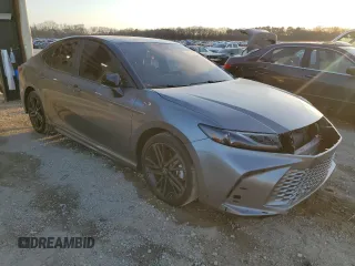 2025 Toyota Camry LE with VIN 4T1DAACK6SU510619, listed as a Copart auction lot 48764735 with 22,031 mi miles and Salvage Title. Bid and sale history available at DreamBid. Image 4.