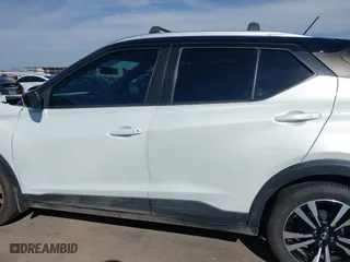 2018 Nissan Kicks SR with VIN 3N1CP5CUXJL504437, listed as a IAAI auction lot 41890907 with 137,572 mi miles. Bid and sale history available at carsss.com. Image 15.